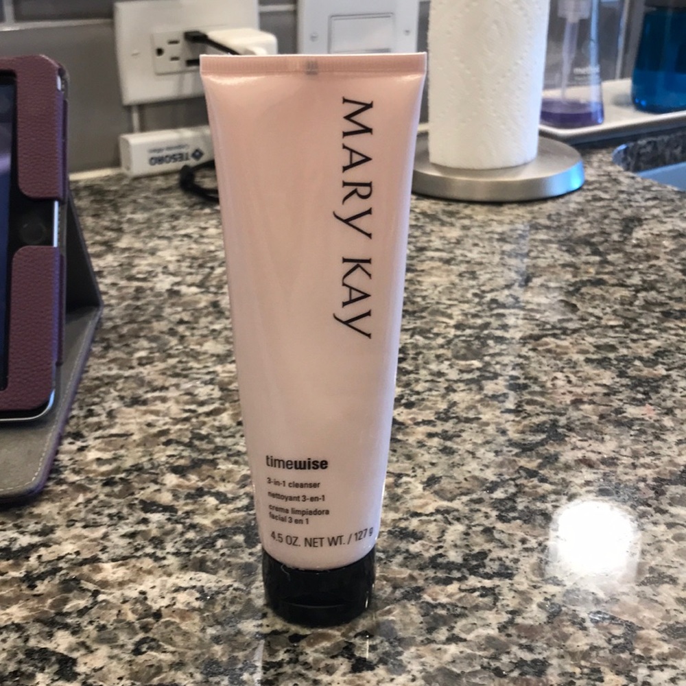 Mary Kay 3-in- Cleanser
